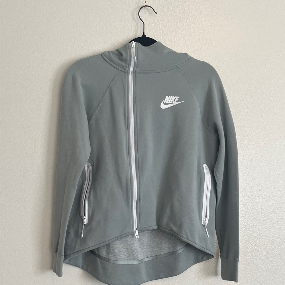 Nike Sportswear Tech Fleece Full-Zip Cape Hoodie - Picture 2 of 8